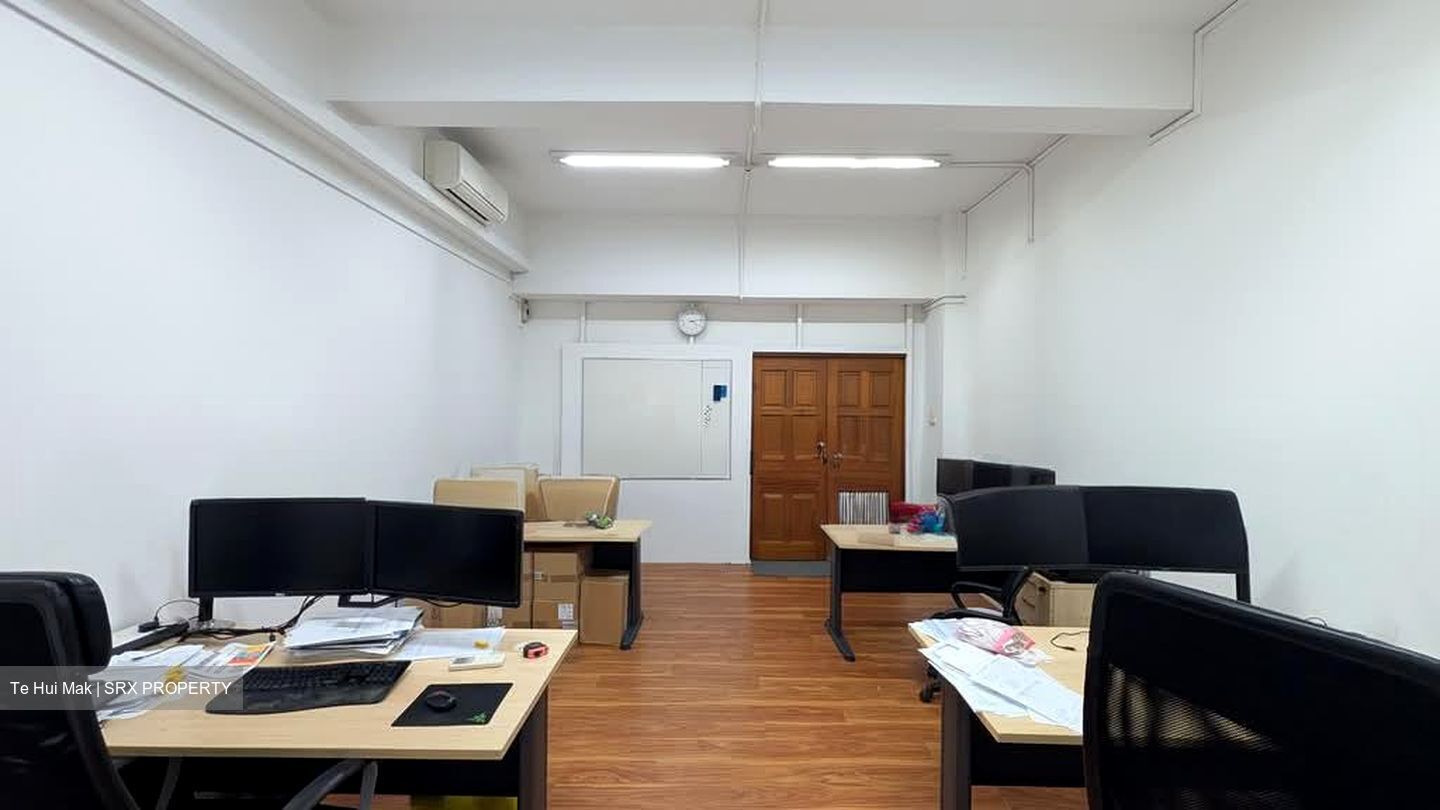 Pemimpin Industrial Building (D20), Factory #527258551